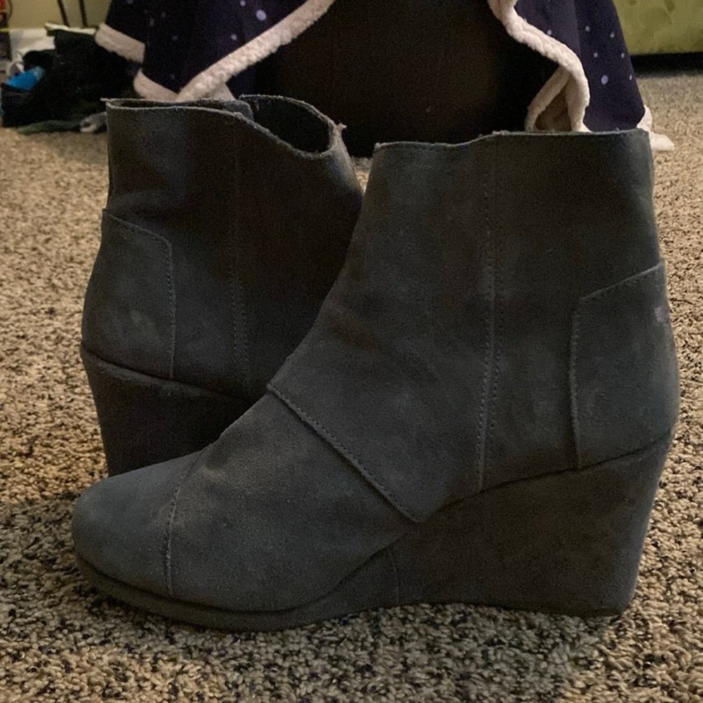 Short wedge boots